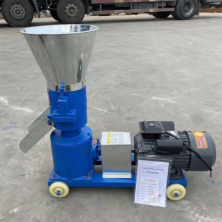 MAIKONG manual pellet machine MK-006 producing animal feed pellets in Philippine farm setting